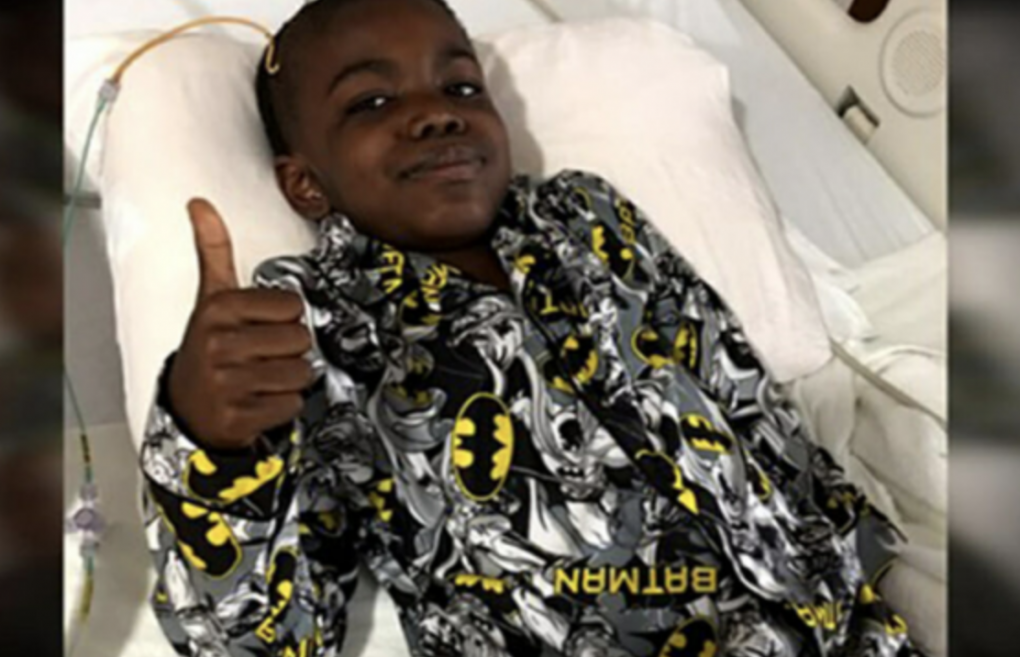 ce garcon de 8 ans celebre sa victoire contre le cancer du cerveau au stade 4 envoyons lui tout notre amour et notre soutien sante facile magazine